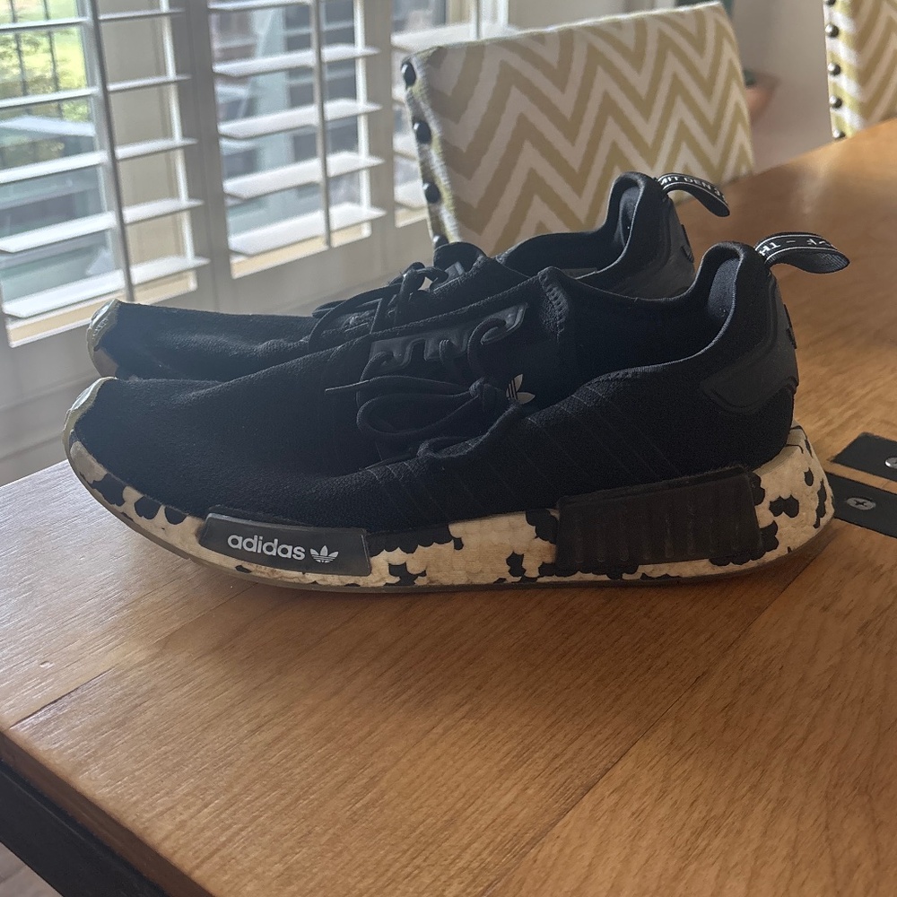 Adidas NMD R1 men’s 11 black sneakers athletic tennis shoes